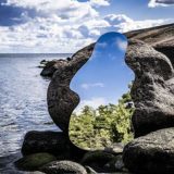 Majakka-peili kalliolla